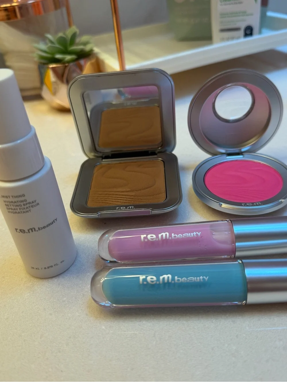 R.e.m. Beauty Set of 5 Blush Bronzer Lip Gloss and Setting Spray NEW